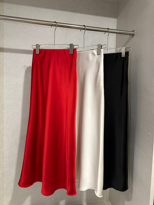 ROSETTE RED | SATIN MIDI SKIRT