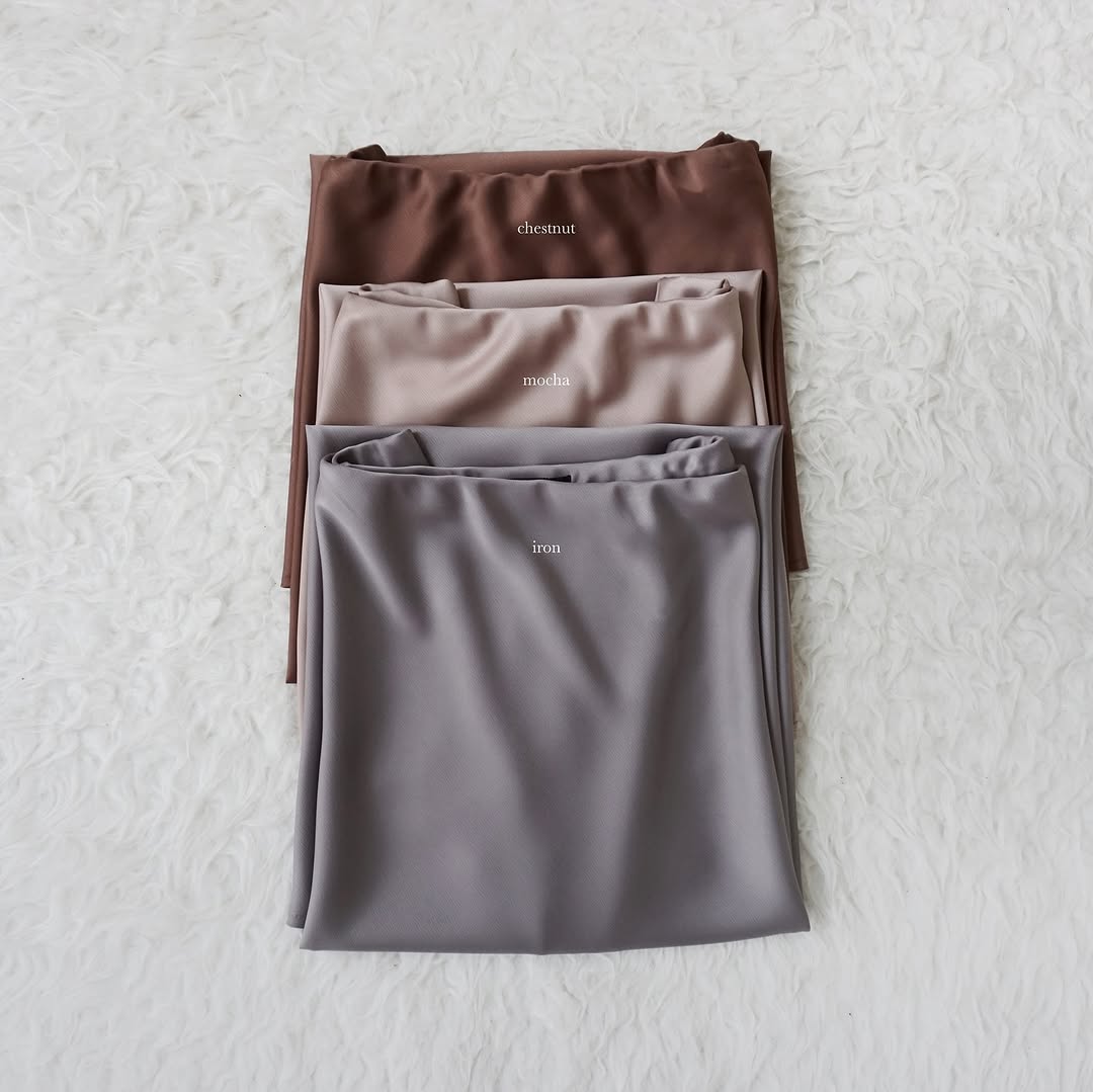 CHESTNUT BROWN | SATIN MIDI SKIRT